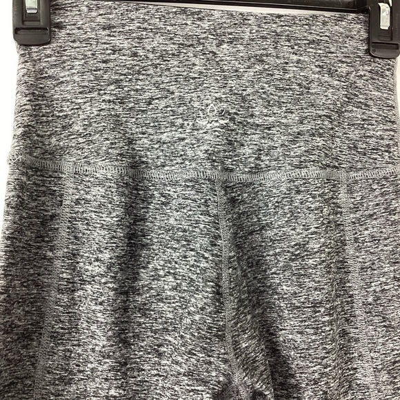 Beyond Yoga Rise Above Leggings Size Small - Picture 6 of 9